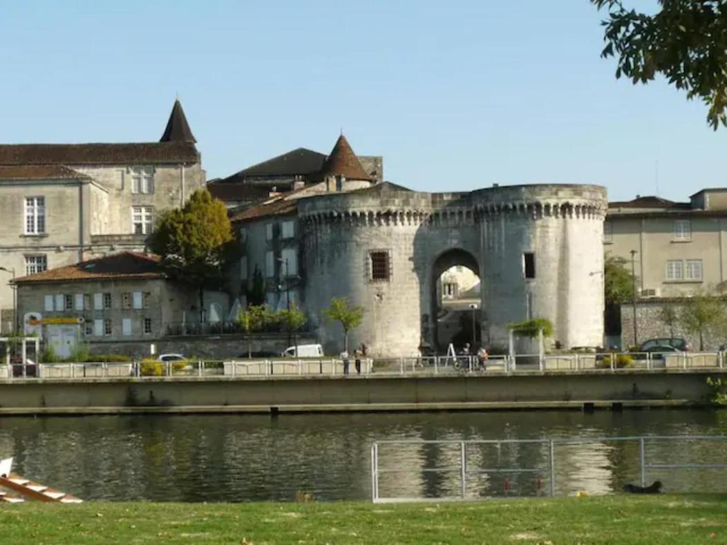 Le Charmant # Coeur De Cognac # Courette 외부 사진